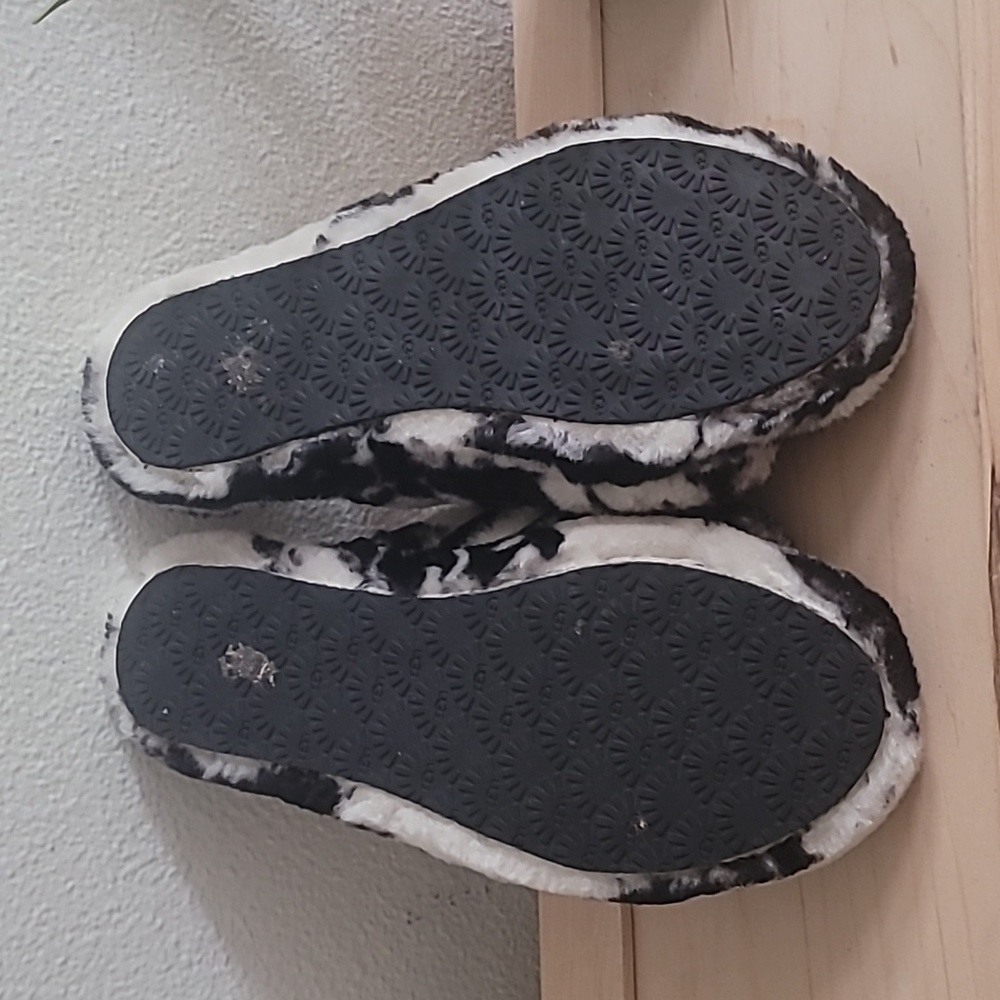 🖤 UGG FLUFF YEAH SLIDE SANDALS 🖤 - Picture 10 of 10